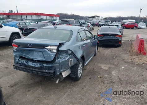 2021 Toyota Corolla Hybrid Le z USA, uszkodzony, nr VIN JTDEAMDE3MJ027919